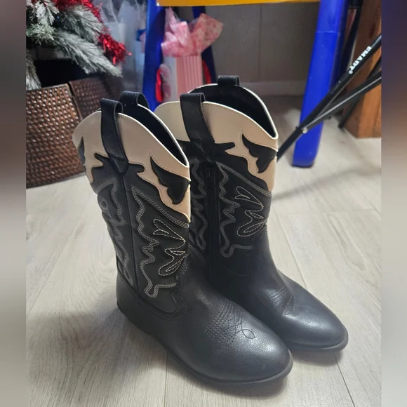 Girls Cowbody Boots Cat & Jack Size 2 - Picture 1 of 5
